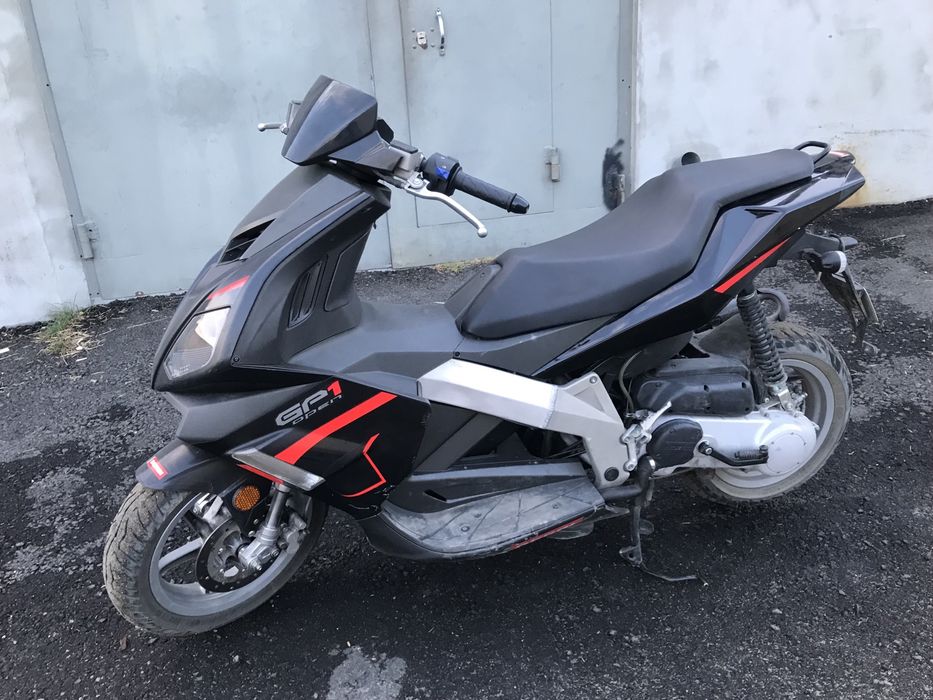 Скутер Derbi gp1