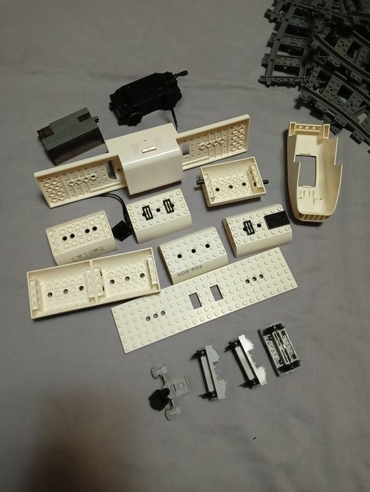 LEGO City поезд (7897).