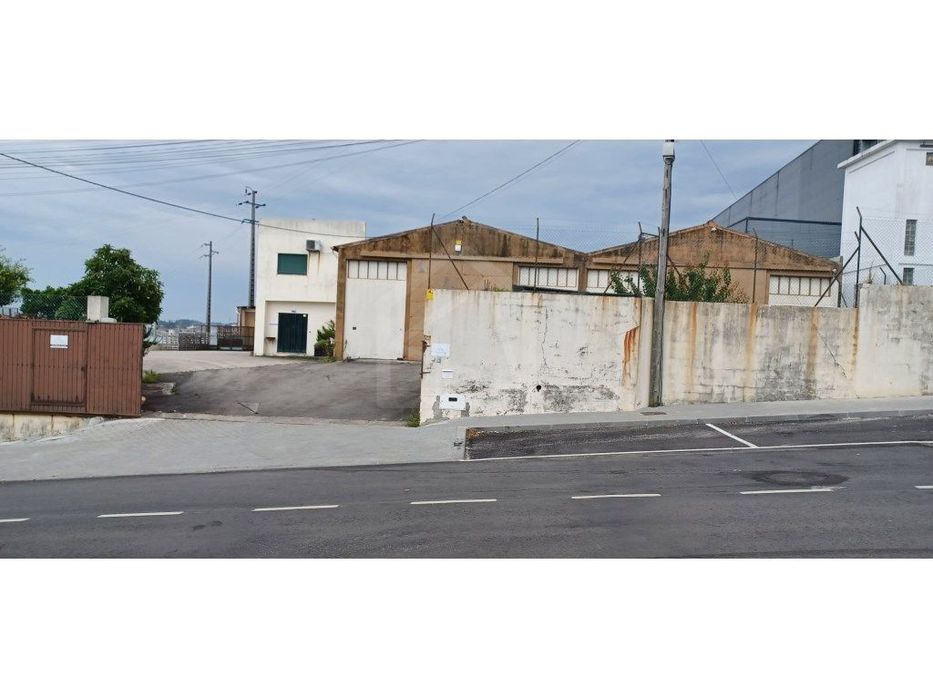 Armazém para Indústria em Lourosa, Santa Maria da Feira