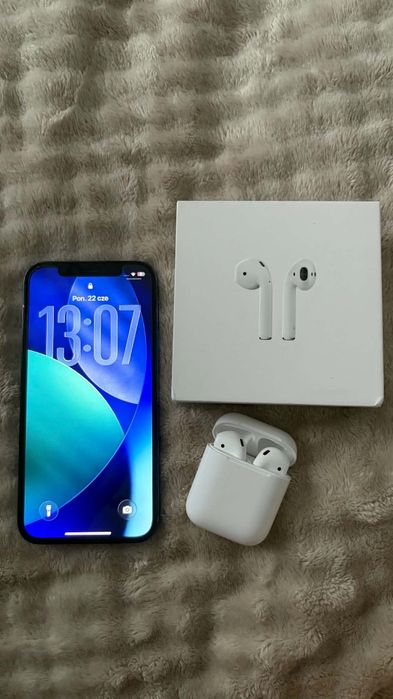 Iphone 12 pro z ładowarką plus airpods 1