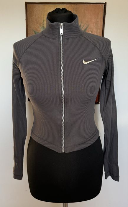 Kardigan nike, krótka bluza zapinana z długim rękawem