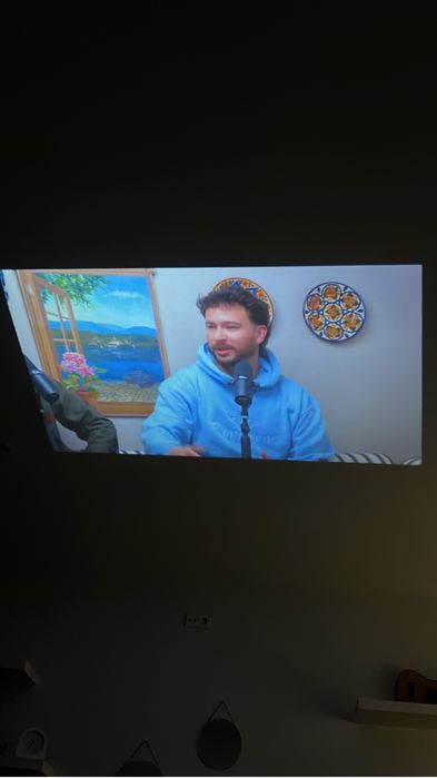 Mini Projetor Portátil WiFi Netflix 1080p - NOVO ( em caixa )