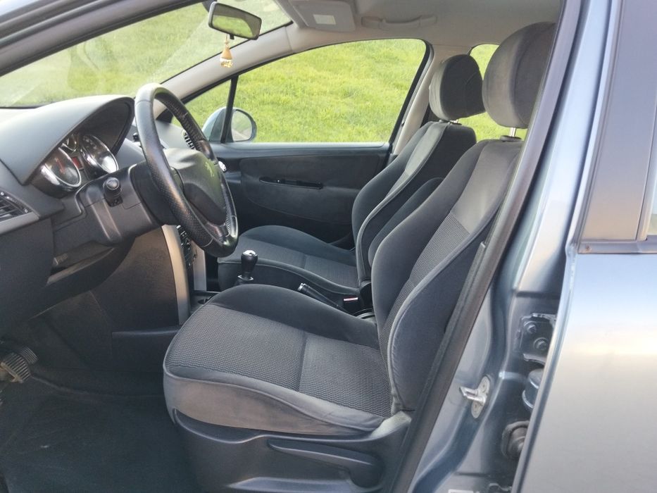 Peugeot 207 1.4HDI de 2007/8 em estado novo