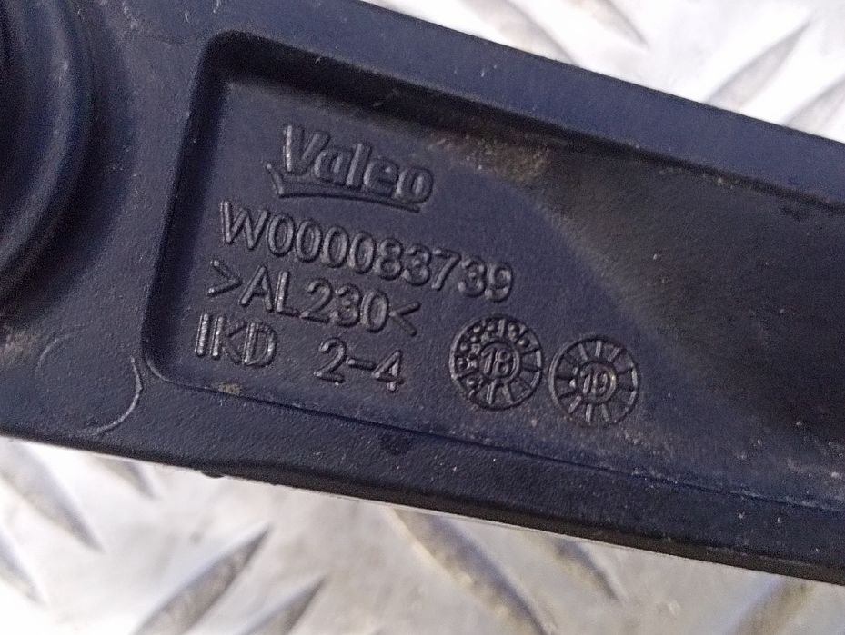 Щіткотримач двірників передній правий Porsche Cayenne 3.0I Порш Каєн