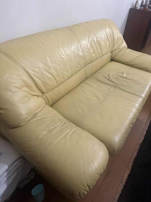 sofas( um é sofá cama)