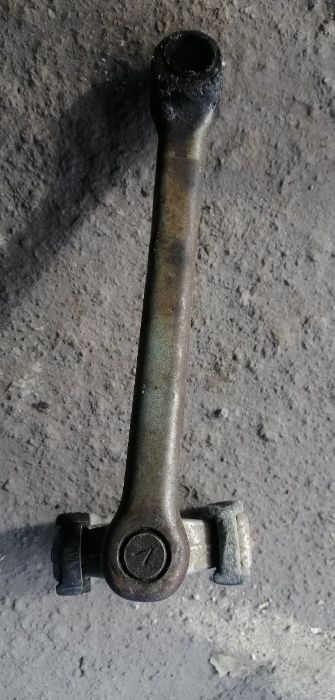 педаль на велосипед левая