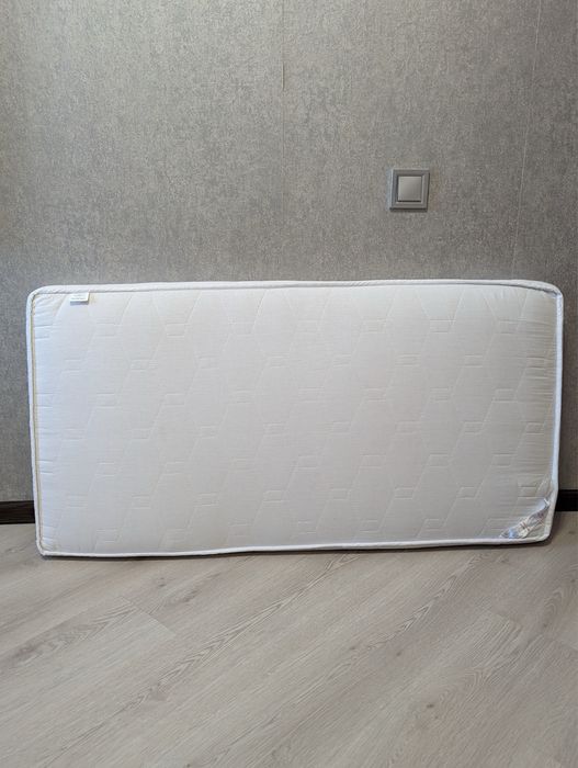 Продам дитяче ліжечко в ідеальному стані+матрац