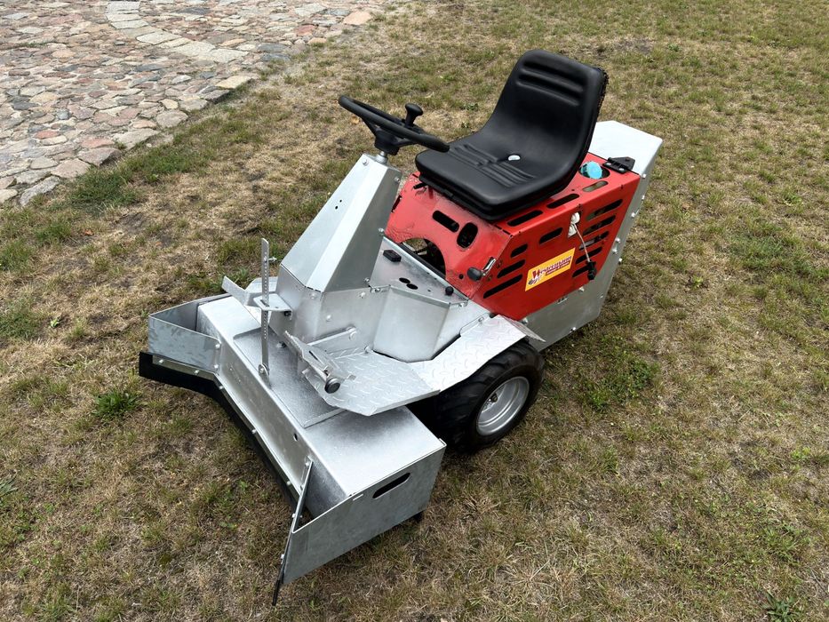 Westermann Cleanmeleon 2 - Pojazd samojezdny z zgarniaczem 900 mm