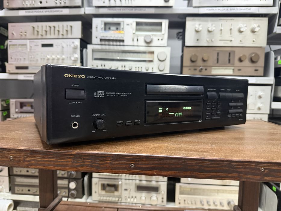Odtwarzacz plyt CD Onkyo DX-7310 Audio Room