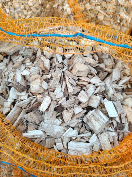 Zrębki zrębka drzewna drzewne liściaste brzoza topola