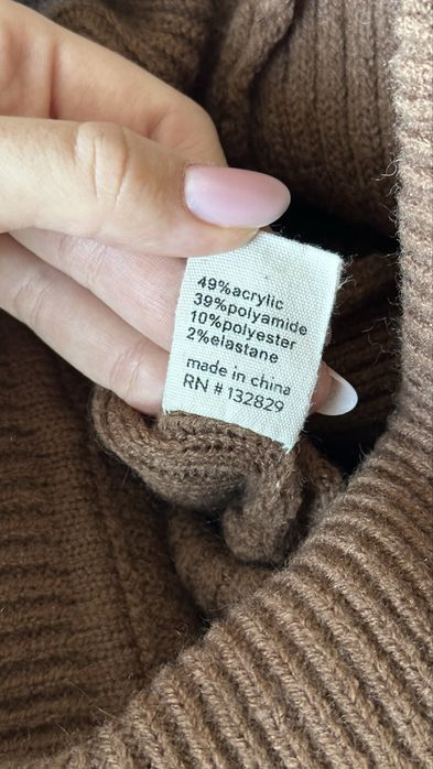 Вязанный коричневый костюм с шортами