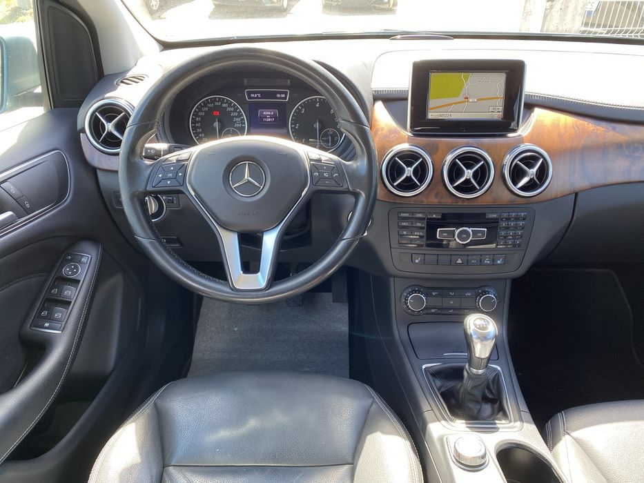 Mercedes-Benz B180d - 112 mil kms