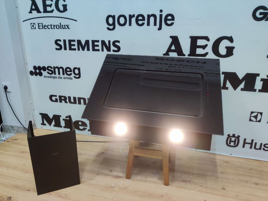 Потужна витяжка 60см SilverLine. Німеччина. Наклонна,Чорне Скло