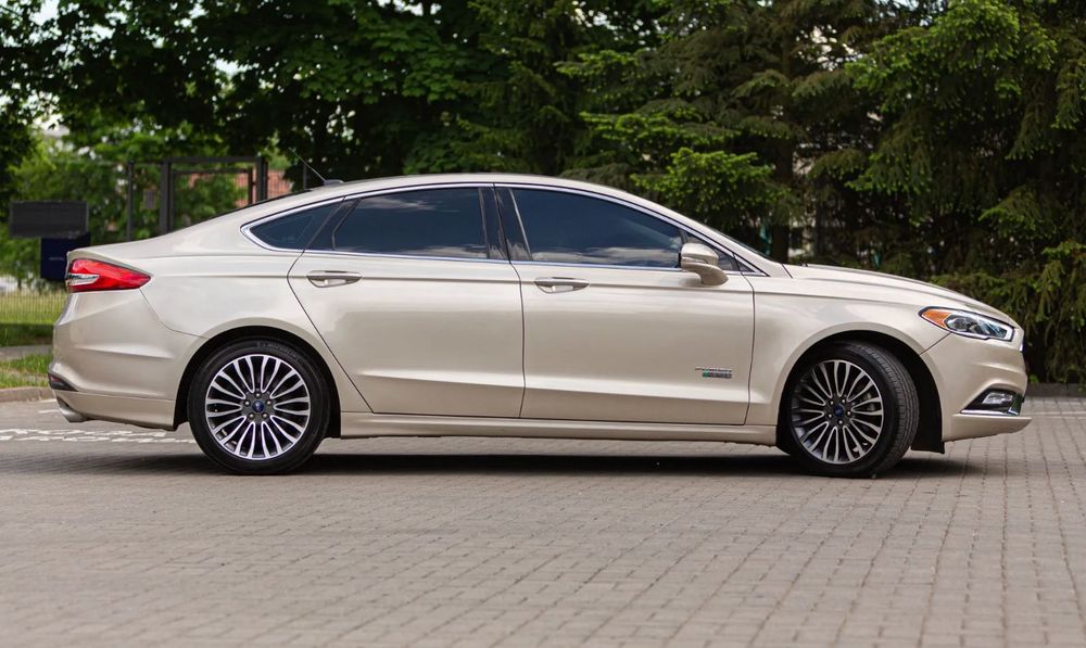 Ford Fusion Hybryda Plug-in