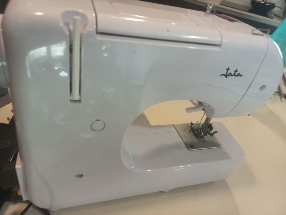 Maquina costura Jata