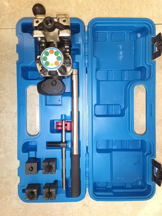 Інструмент для розвальцьовування гальмівних трубок