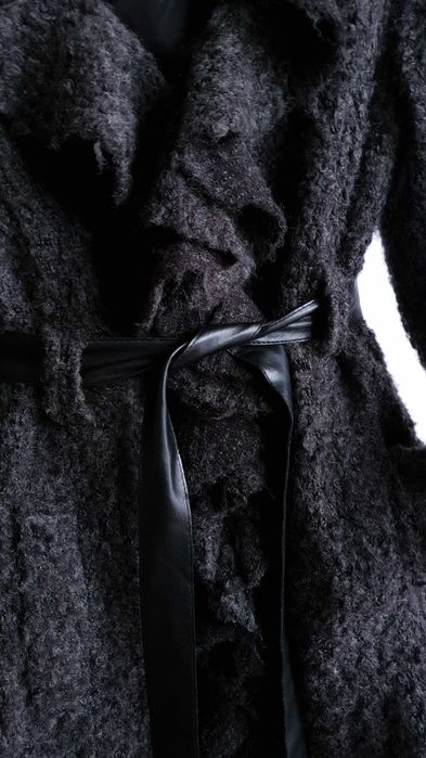 Płaszcz Włoski Damski Grafitowy M 38 Falbany Pasek z Wełną Donna