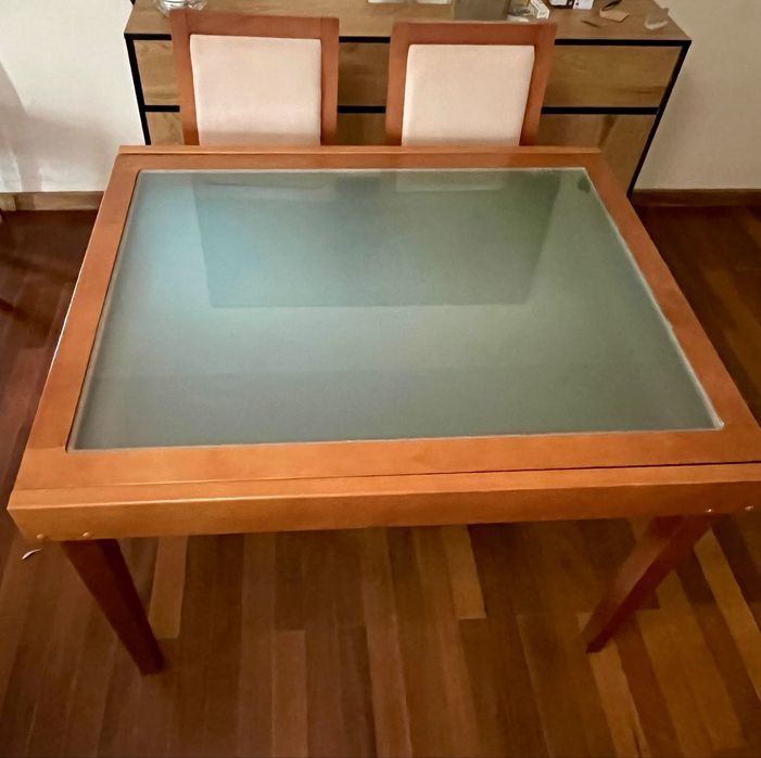 Mesa de Jantar Extensível em Cerejeira (110cm a 220cm)