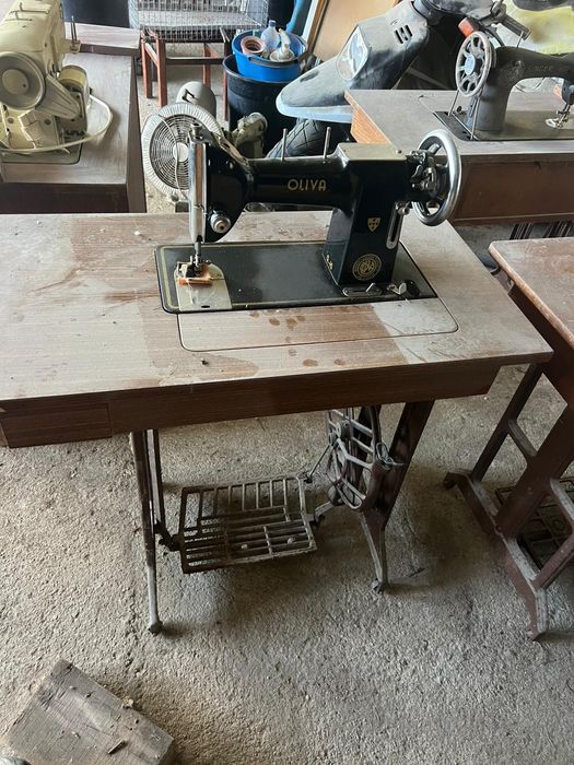 Máquina de costura oliva