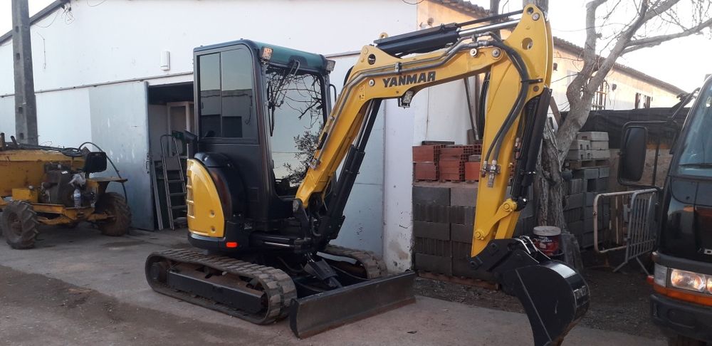 Serviço de mini giratória 3.5ton