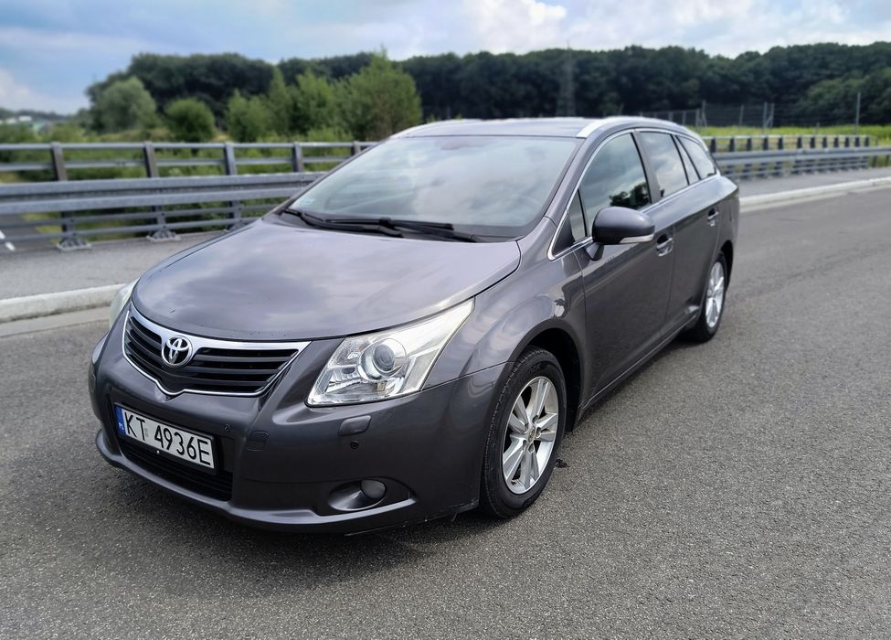 Toyota Avensis 2.0 126 km