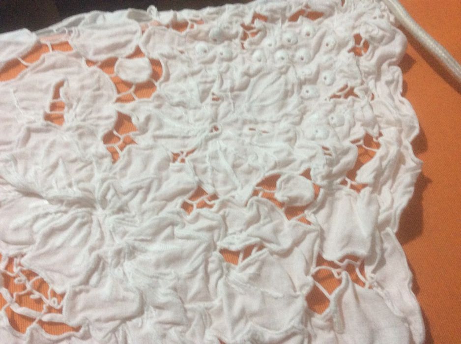 Toalhas de mesa em linho e renda