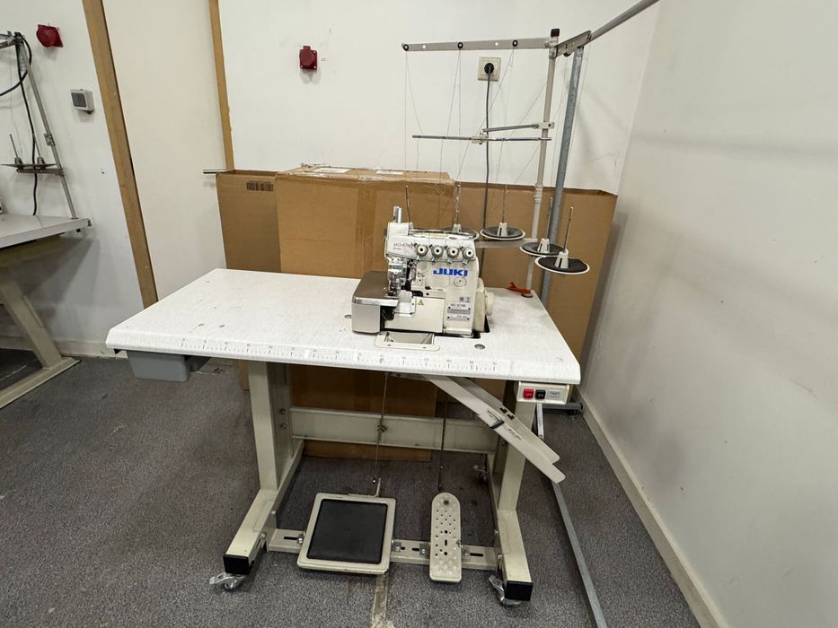 Maquina de corte e coze