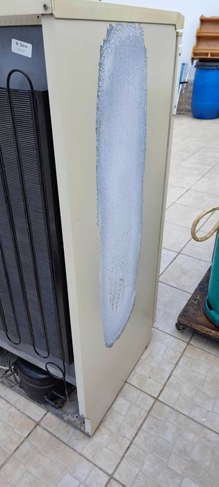 Arca Frigorífica vertical marca Eurofront, com 6 gavetas
