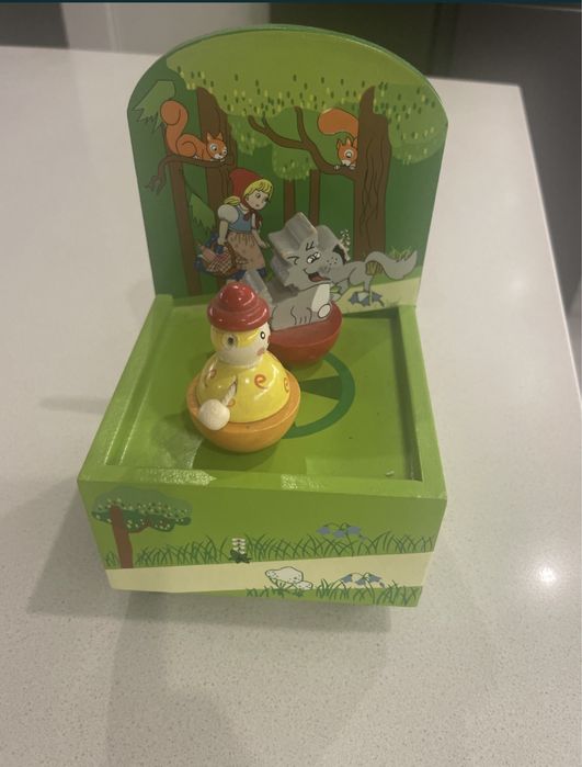 Caixa de música Capuchino Vermelho