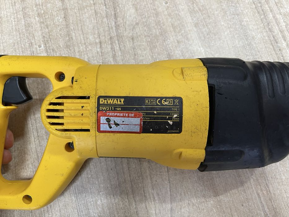 Dewalt DW311 / шабельна пила Девольт 1200W