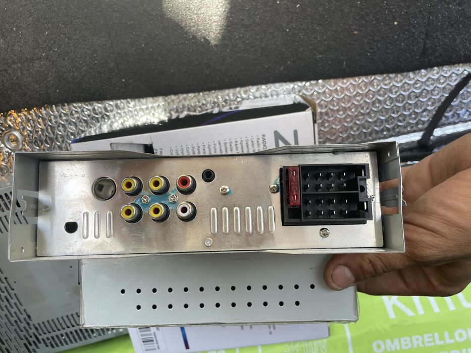 Vendo radio para carro novo