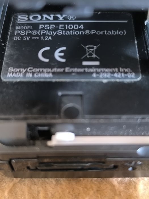 Sony PSP-E1004 (p/ arranjo ou peças)