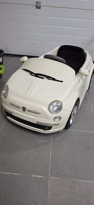 Carro Elétrico para Crianças Fiat 500 com Comando Parental