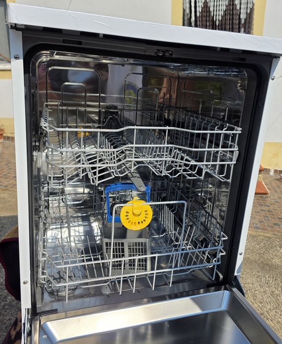 Máquina da loiça com 2 anos de garantia