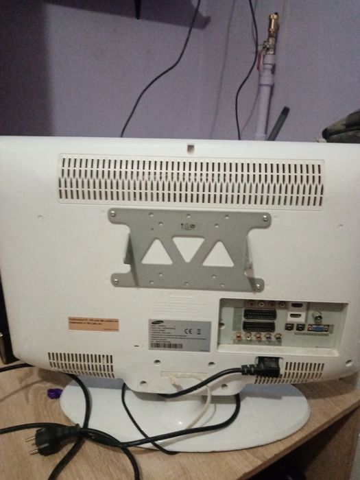 Telewizor Samsung 23c. BIAŁY