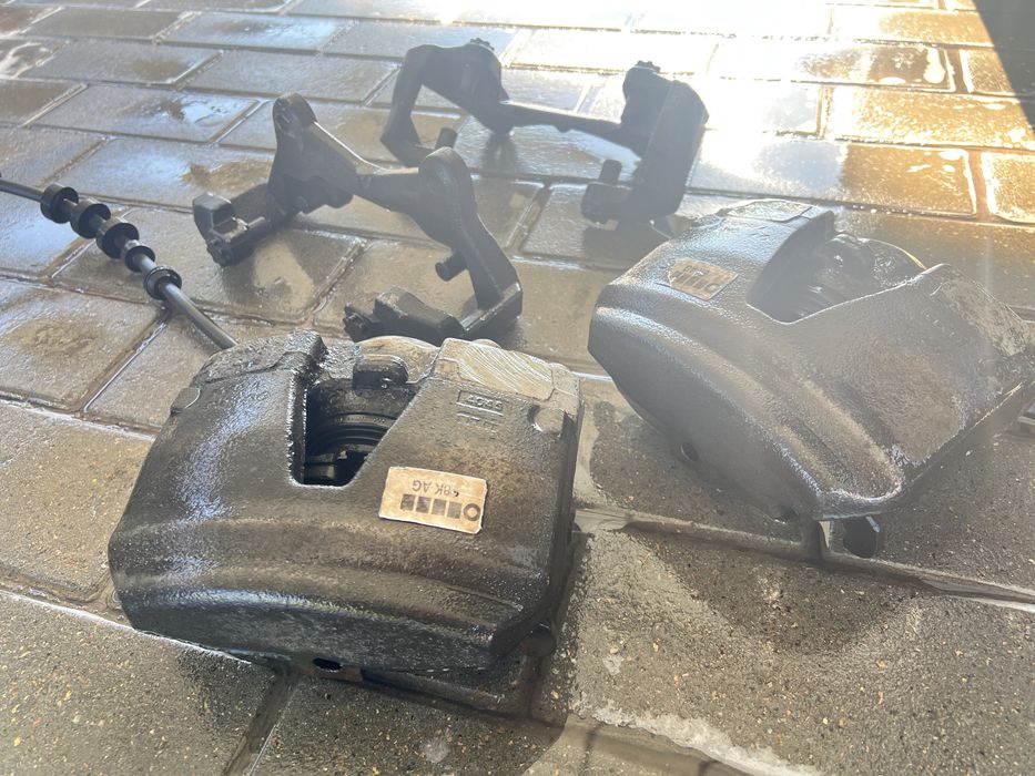 Комплект тормозних супортів audi 345мм