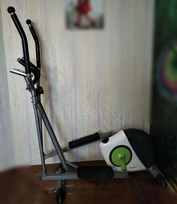 Эллиптический тренажер HouseFit