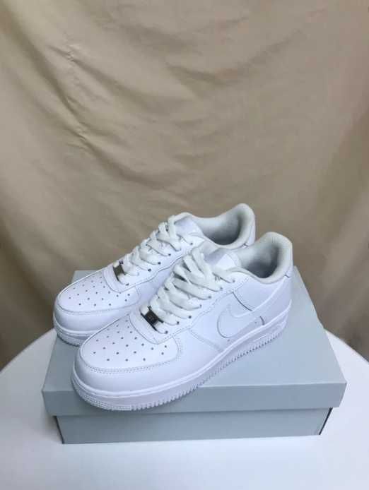 Nike Air Force 1 Białe 37.5