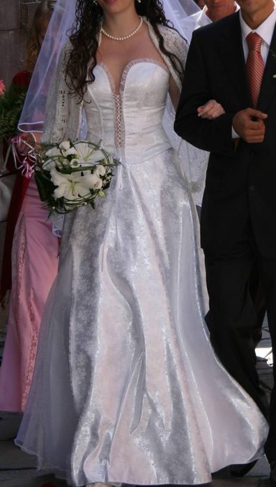 Ніжна весільна сукня Ivory
