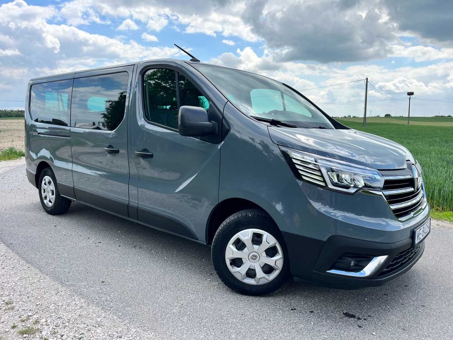 Wynajem Busa Long 9-osobowego-Konfort Mobilność Wakacje Lotniska Taxi