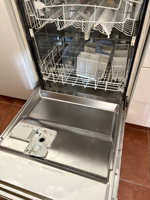 Máquina lavar loiça Whirlpool ADP 952