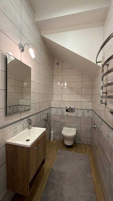 Продаж котеджу з ремонтом у Брюховичах