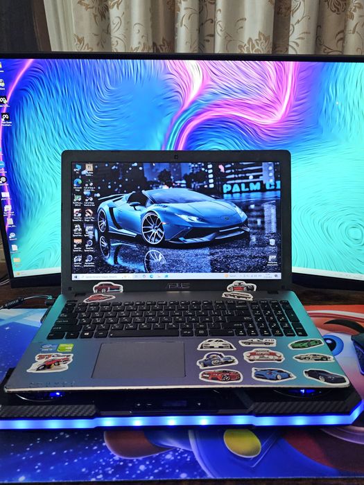 Ігровий ноутбук Asus X550 / GeForce GT 720 2GB / SSD