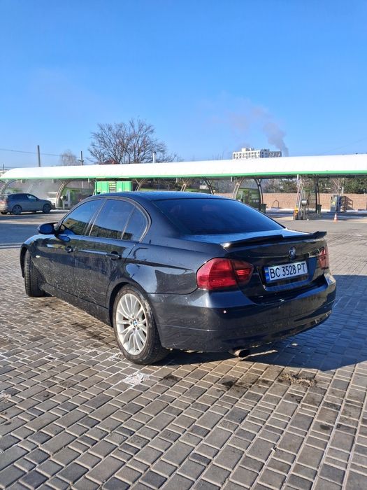 Продам BMW 318i E90