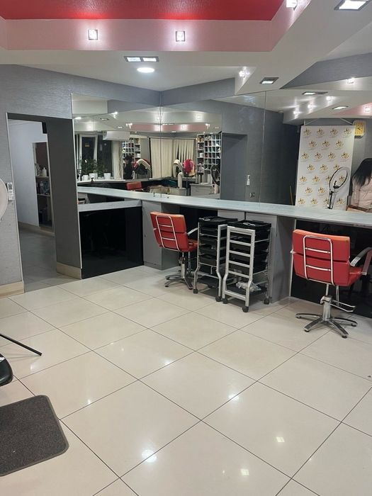 Продам працюючий салон краси 143м2