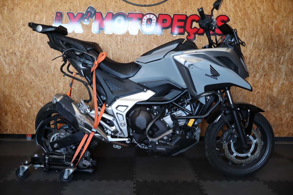 Honda Nc 750 X DCT 2023 para peças.