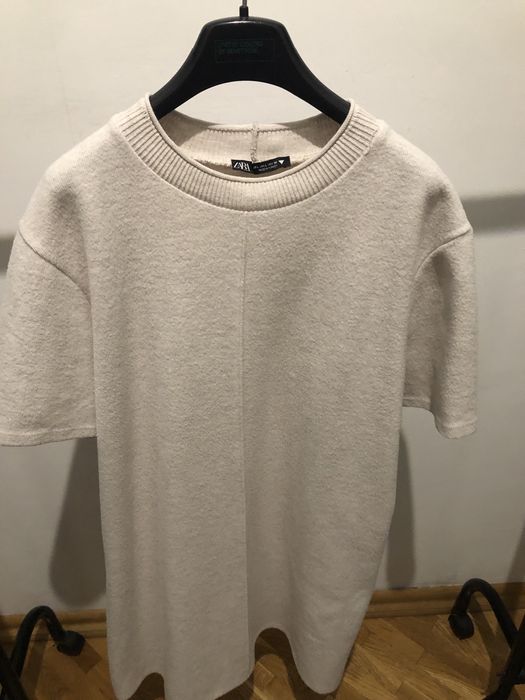 Сукня zara тепла розмір 14 молочного кольору з коротким рукавом