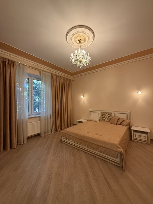 Аренда шикарного дома на Звиренецкой,Печерск,Посольства,бассейн,камин