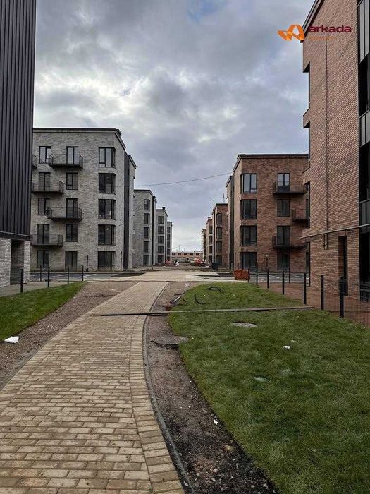 Продам 2кімнатну квартиру в районі Озера. 64м2 ЖК Долішній