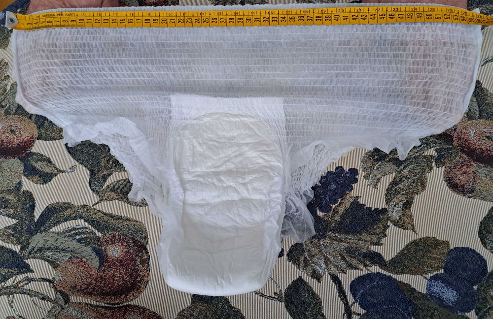 Засоби гігіены,труси підгузки.